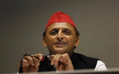 Akhilesh trying to build a strong caste alliance