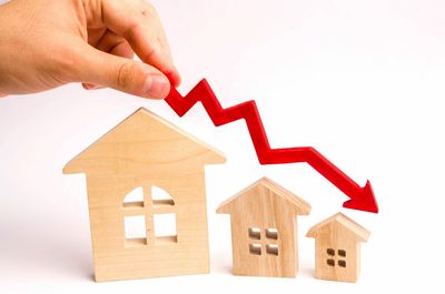 2 Homebuilding Stocks to Avoid as Interest Rates Rise