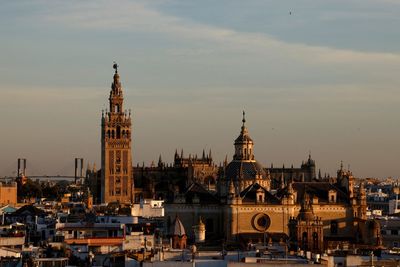 Spain hands list of 1,000 contested Church properties to local authorities