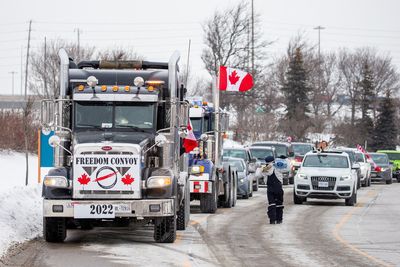 Anti-vaccine Canada truckers roll toward Ottawa, praised by Tesla's Musk