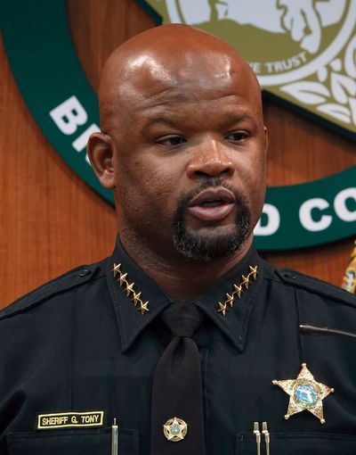 Florida sheriff fires deputy union head after COVID-19 fight