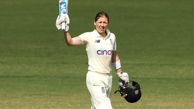 Heather Knight saves England with century against Australia on day two of Women's Ashes Test