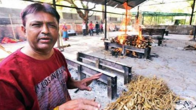 Sabarmati man helps with Covid pyres, eases grief