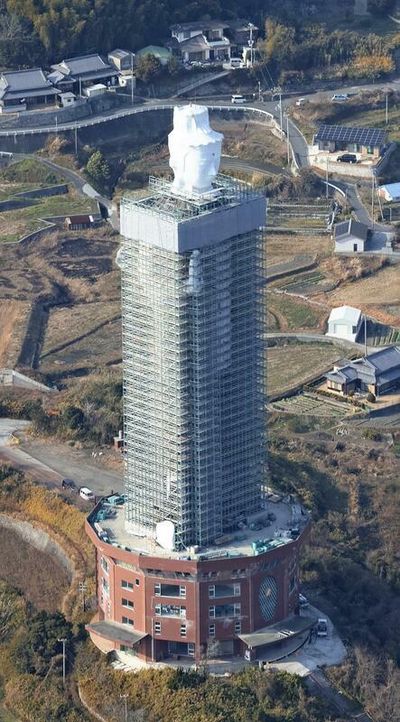 900 million yen. in taxpayer money used to demolish huge Kannon statue