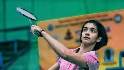 Malvika makes Tasnim dance to her tunes, enters Odisha Open quarters