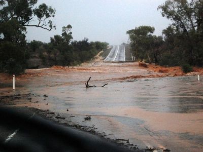 Supplies cut as SA braces for more floods