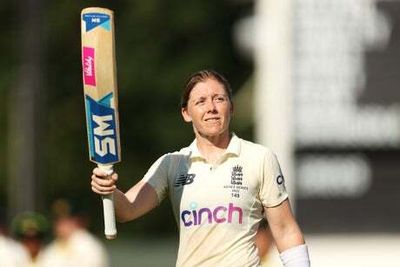 Heather Knight offers sole resistance for England on day two of Women’s Ashes Test