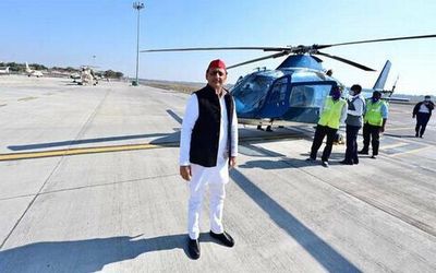 Stranded in Delhi, not being allowed to fly for Muzaffarnagar, alleges Akhilesh