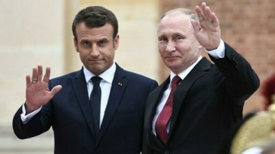 Macron phones Putin in attempt to diffuse Ukraine tensions