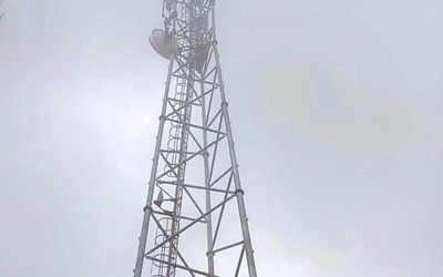 Villager climbs up telecom tower in Shivamogga district