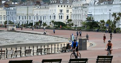 Wage subsidy scheme that pays tourism workers in Llandudno over the winter has launched