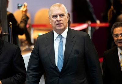 Prince Andrew gives up membership of prestigious golf club