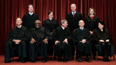 Supreme Court justices honor Breyer after retirement announcement