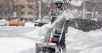 6 inches of lake effect snow hits parts of Chicago, over 7 inches at Midway Airport