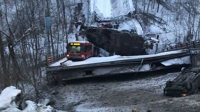 Pittsburgh Bridge Collapse Injures 10, Causes Gas Leak