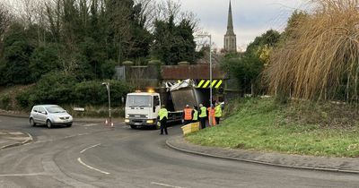 Dramatic photo shows moment truck crashes into bridge in Gedling Village