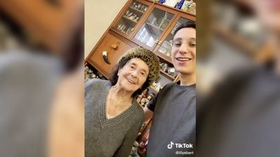 98-year-old Hungarian Holocaust survivor shares her stories on TikTok