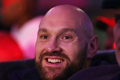 Tyson Fury vs Dillian Whyte: Frank Warren wins purse bid to set-up huge all-British heavyweight clash