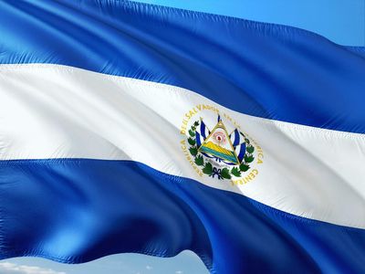 IMF Wants El Salvador To Drop Bitcoin, But Some Salvadorans Aren't Having It