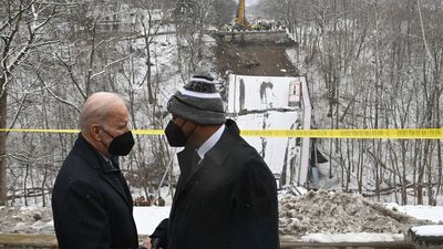 In photos: Biden visits collapsed bridge in Pittsburgh