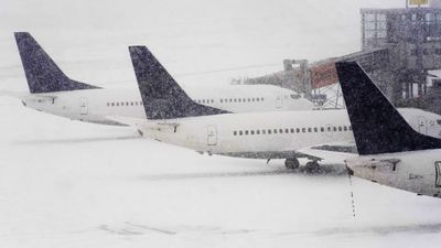 Nor'Easter: More Flights Canceled and Delayed, 24 Inches of Snow Expected in Parts of East Coast