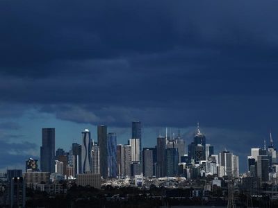 Wild weather clean-up begins in Victoria