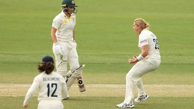 Rain stalls England fightback as Australia loses top order wickets, game still alive after three days of Women's Ashes Test