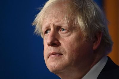 Boris Johnson to call Vladimir Putin and ask Russia to ‘step back’ from Ukraine invasion