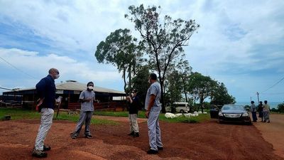 A COVID-19 outbreak on Galiwin'ku has health experts worried. So they flew in a specialist NCCTRC team