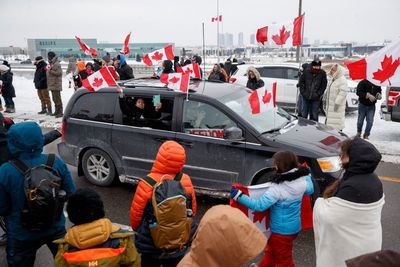 Police warn of potential for ‘lone wolf’ threats as anti-vaccine protests converge on Ottawa