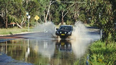 Severe thunderstorm warning, flash flooding possible for Canberra