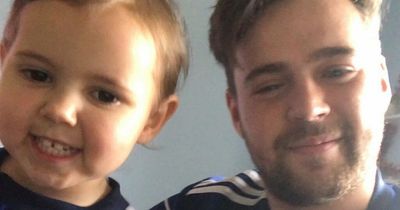 Single Leeds dad's woes as he is forced to share bed with daughter, 3, in mould-infested flat