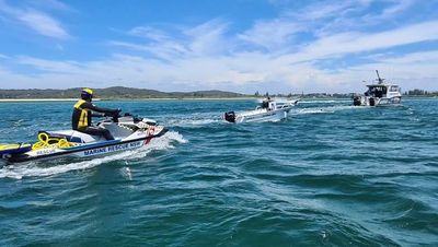 Marine Rescue praise 'boating community' following Swansea Heads capsize