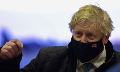 PM awaits Sue Gray report as Tory MP claims Met is ‘abusing power’