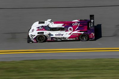 Daytona 24H: Kobayashi leads hour one in Action Express Cadillac