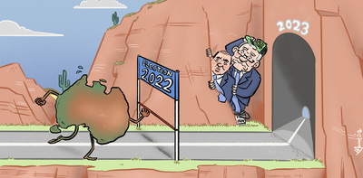 Top economists expect RBA to hold interest rates low in 2022, as real wages fall