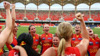 Gold Coast Suns stun Richmond in AFLW, North Melbourne beats dogged Carlton