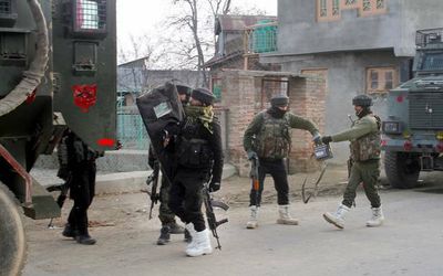 Five militants killed in two Kashmir encounters