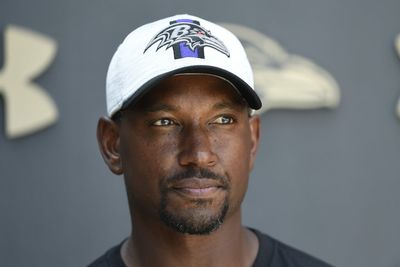 University of Wisconsin hires Ravens TE coach Bobby Engram to be new OC