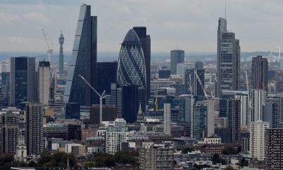 UK urged to suspend ‘golden visas’ after fast tracking of Russian millionaires