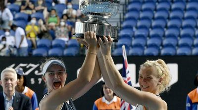 Top-ranked Krejcikova, Siniakova Win Women's Doubles