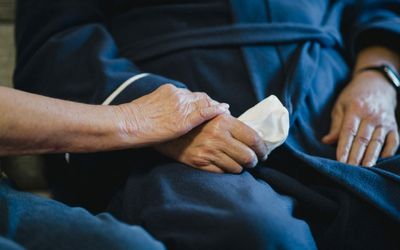 Booster rollout questioned as COVID aged-care outbreaks surge