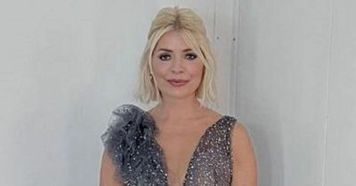 Holly Willoughby's ITV Dancing On Ice dress has fans gasping as they all say the same thing