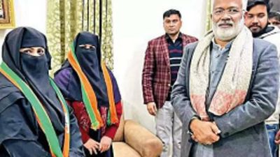 Cleric backs Congress, his triple talaq victim ex-bahu joins BJP