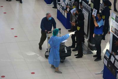 Airport staff to get fourth shot as Test & Go resumes