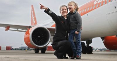 easyJet wants to hire 1,000 new pilots - and you can become one