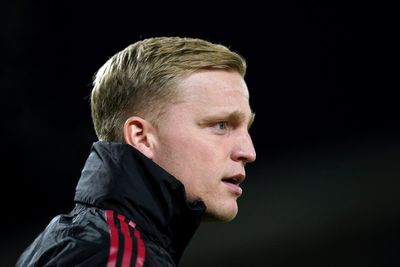 Deadline Day Live – Donny Van De Beek set to seal Manchester United exit