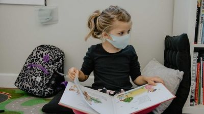 What are the face mask and testing rules for children at school?