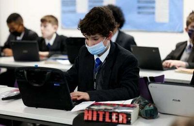 London schools still in ‘eye of the storm’ due to pandemic disruptions