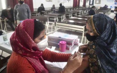 India records 1.65 lakh new COVID cases